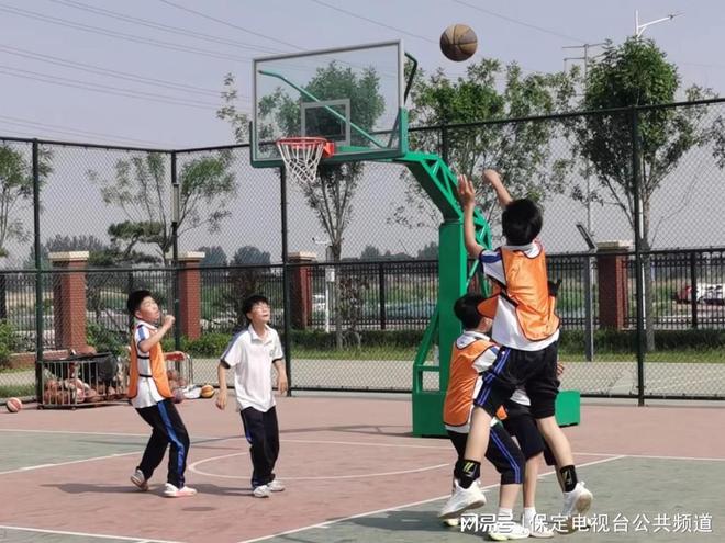 迎籃而上，追球卓越——我院教職工男子籃球隊在駐泰高校教職工籃球聯(lián)誼賽中榮獲亞軍