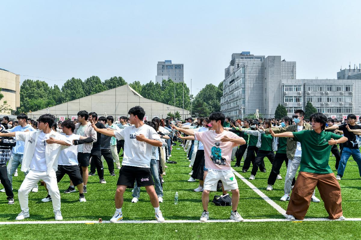 學(xué)院2024年大學(xué)生心理健康教育月素質(zhì)拓展活動(dòng)順利展開(kāi)