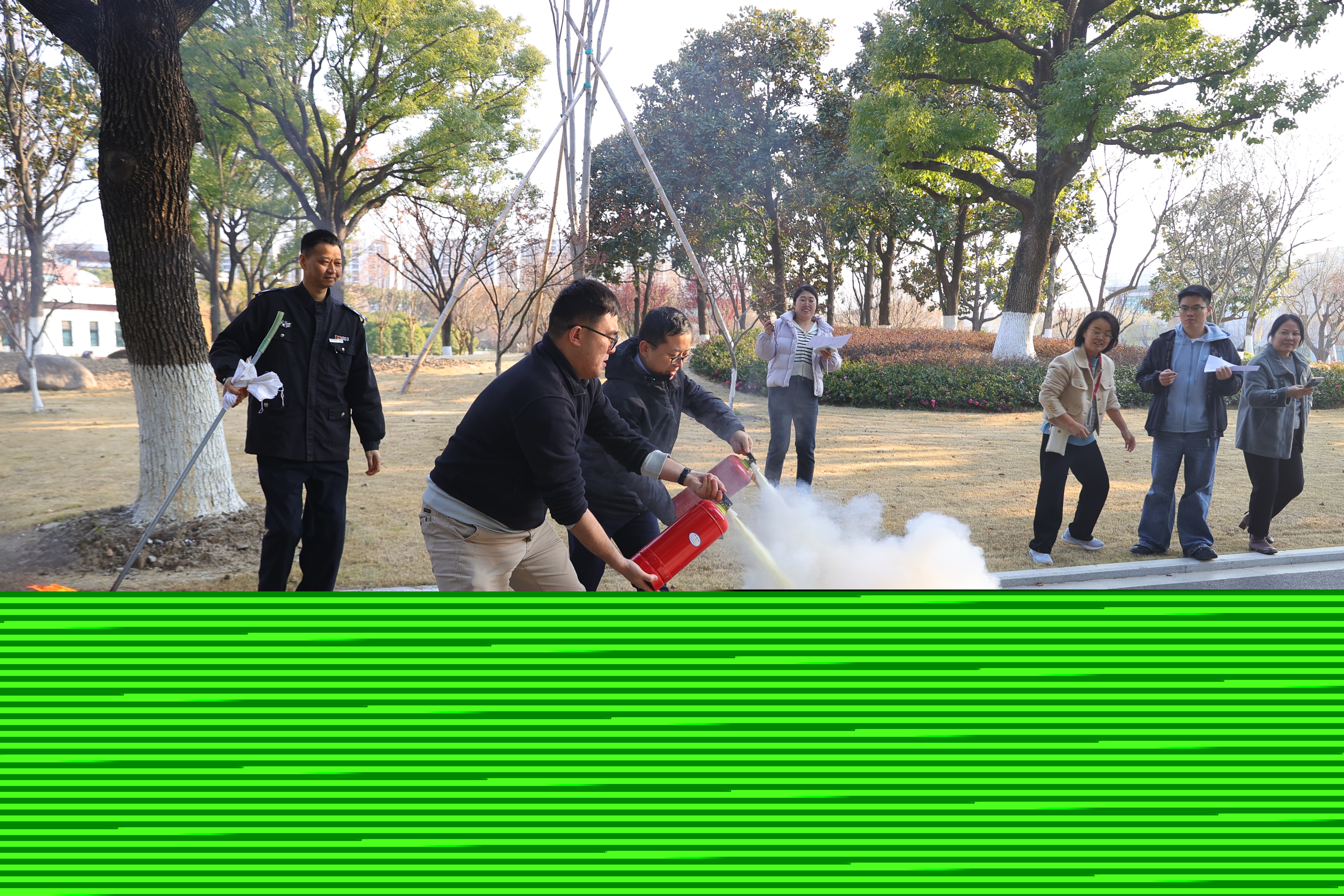 學(xué)院春季運(yùn)動(dòng)會(huì)開展消防水帶連接項(xiàng)目趣味比賽，活力與安全的雙重奏