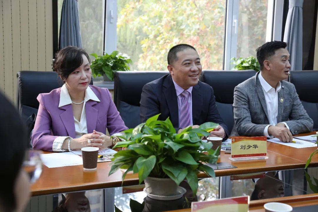 新加坡教育文化促進(jìn)會(huì)來訪，深化教育文化交流與合作的新篇章