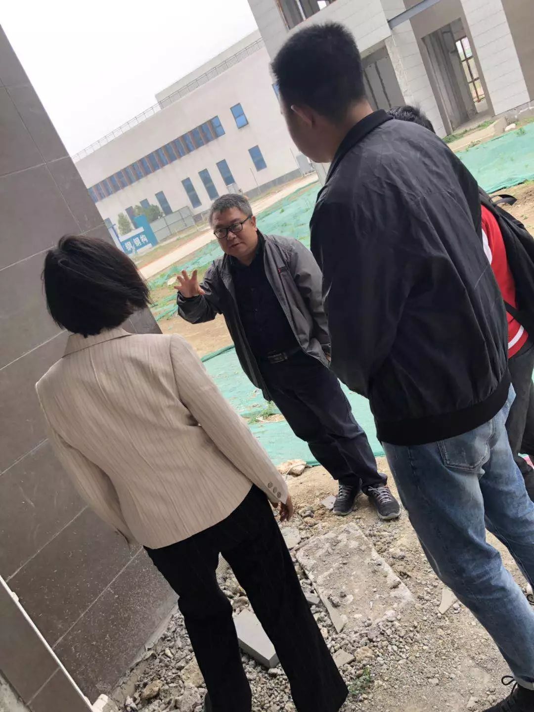 孟津雙語(yǔ)學(xué)校石膏有限公司考察調(diào)研，深化交流共謀發(fā)展之路