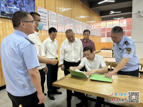 唐傳營副市長督導(dǎo)檢查醫(yī)院餐廳食品安全工作與責(zé)任落實(shí)狀況
