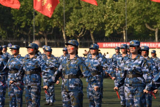熱烈隆重的2023級新生開學典禮暨軍訓開訓儀式在我院舉行
