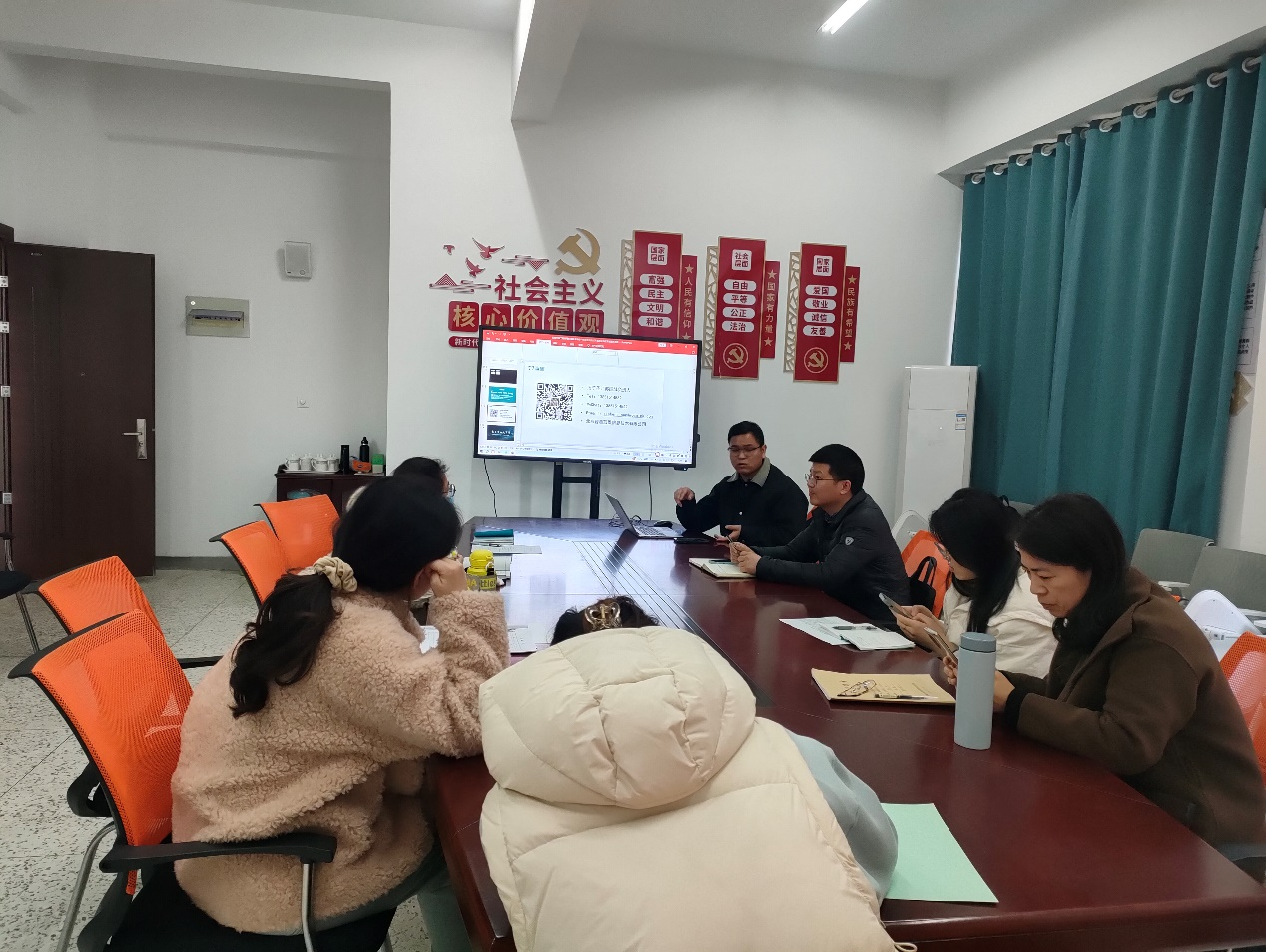 學院新形態(tài)云教材創(chuàng)作交流會舉辦，探討數(shù)字化教材未來發(fā)展