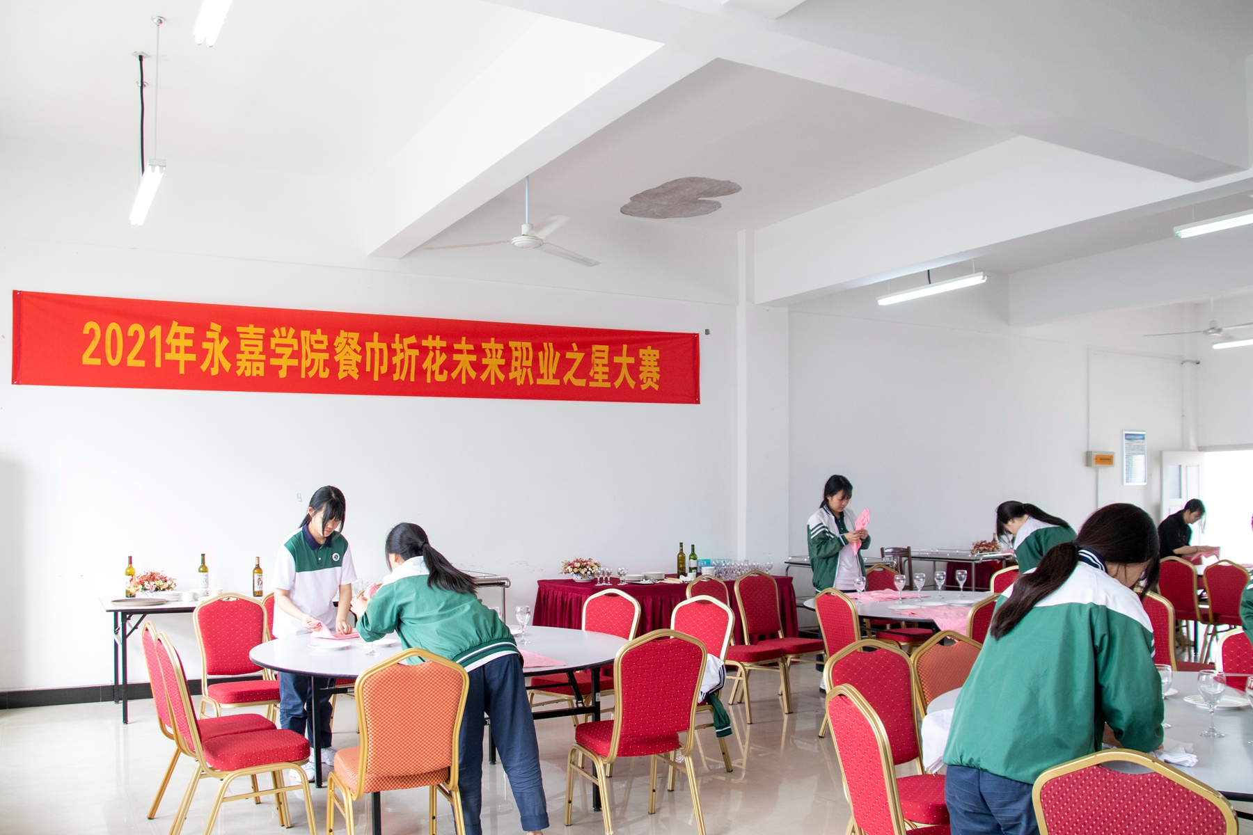 才聚泰安·鏈通未來，高校畢業(yè)生政策宣講會(huì)暨學(xué)院就業(yè)實(shí)習(xí)雙選活動(dòng)圓滿落幕——人社6 1助力學(xué)子就業(yè)之路