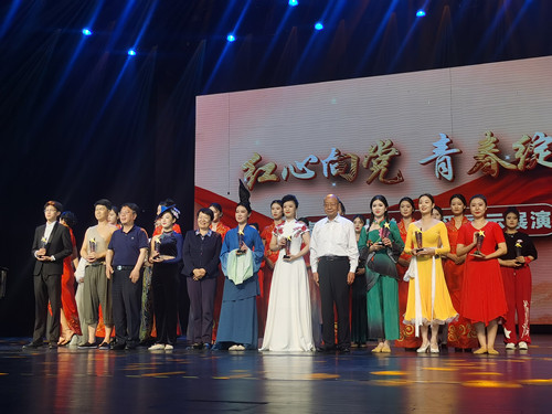 喜訊！我院兩節(jié)目榮獲紅心向黨青春綻放展演活動(dòng)一等獎(jiǎng)——泰安市大學(xué)生風(fēng)采展示展演活動(dòng)紀(jì)實(shí)