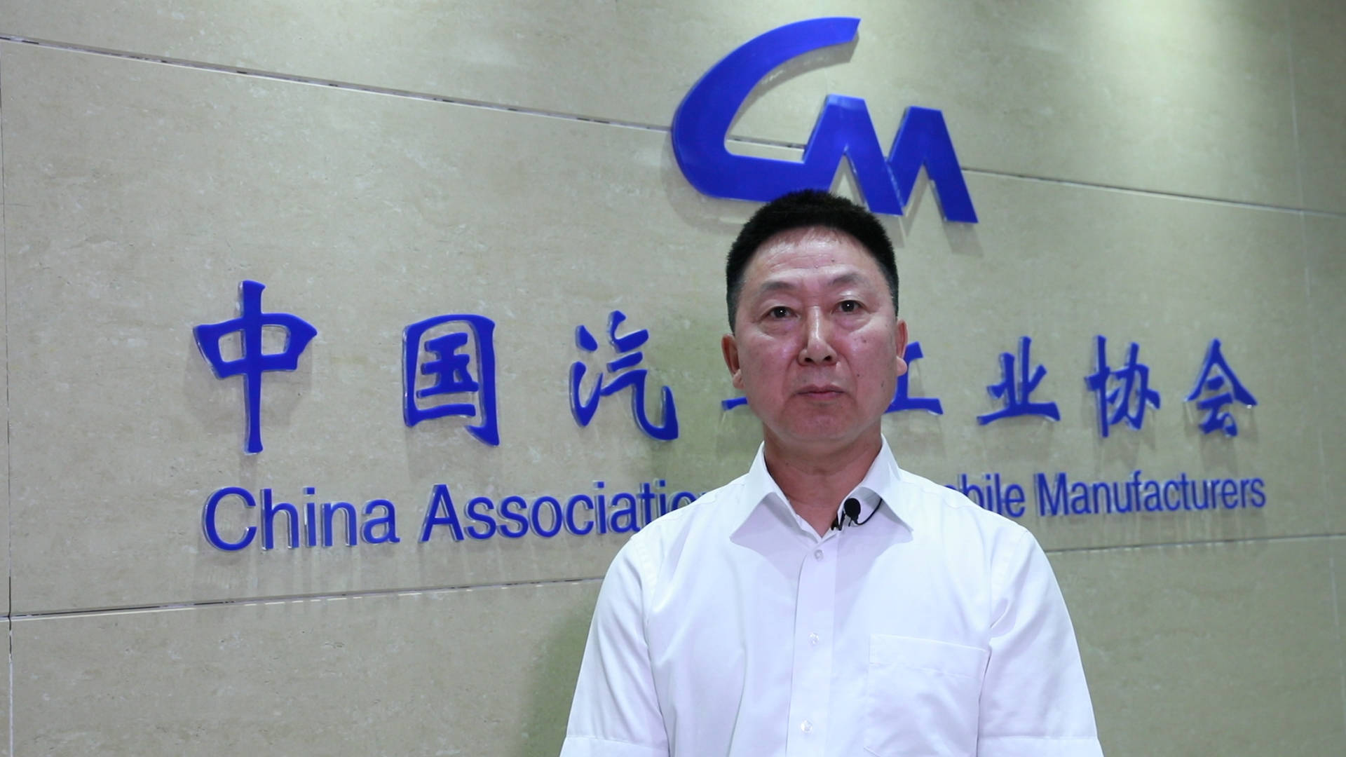 雙百雙進(jìn)系列報(bào)道，張曄教師立體循環(huán)種植培育架引領(lǐng)有機(jī)種植走進(jìn)千家萬戶