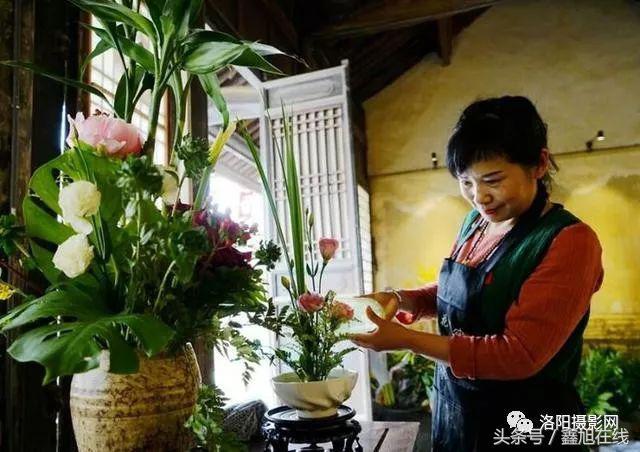 學(xué)院生物技術(shù)工程系插花大賽榮獲銀獎的輝煌瞬間紀(jì)實