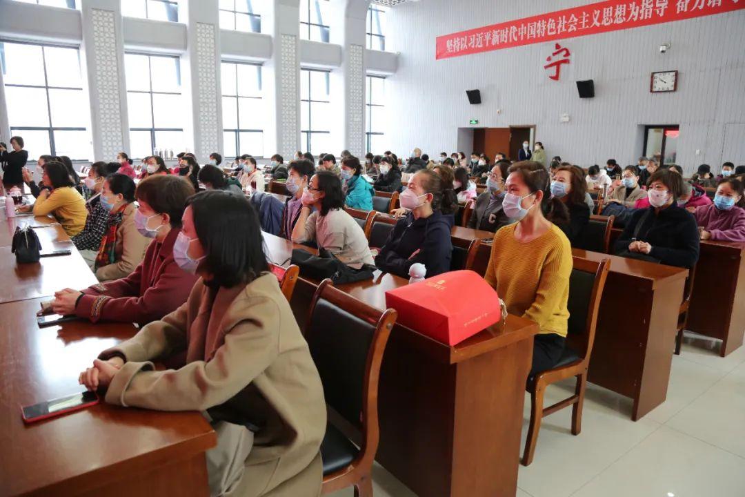 學(xué)院召開課程思政建設(shè)與首課負(fù)責(zé)制研討會，聚焦2023年度工作