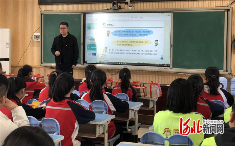 崔耕虎同志履新孟津雙語學(xué)校職業(yè)技術(shù)學(xué)院院長