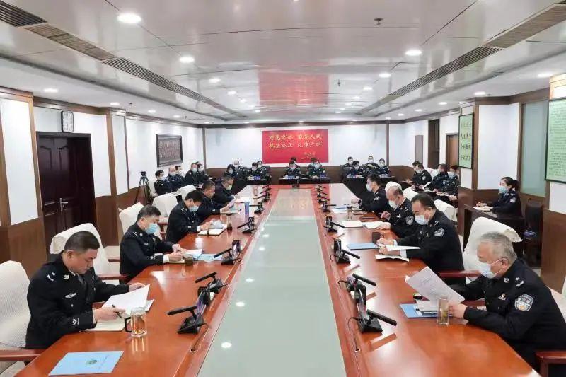 學(xué)院黨委理論學(xué)習(xí)中心組專題學(xué)習(xí)討論二十大報(bào)告，深化理解與實(shí)踐應(yīng)用