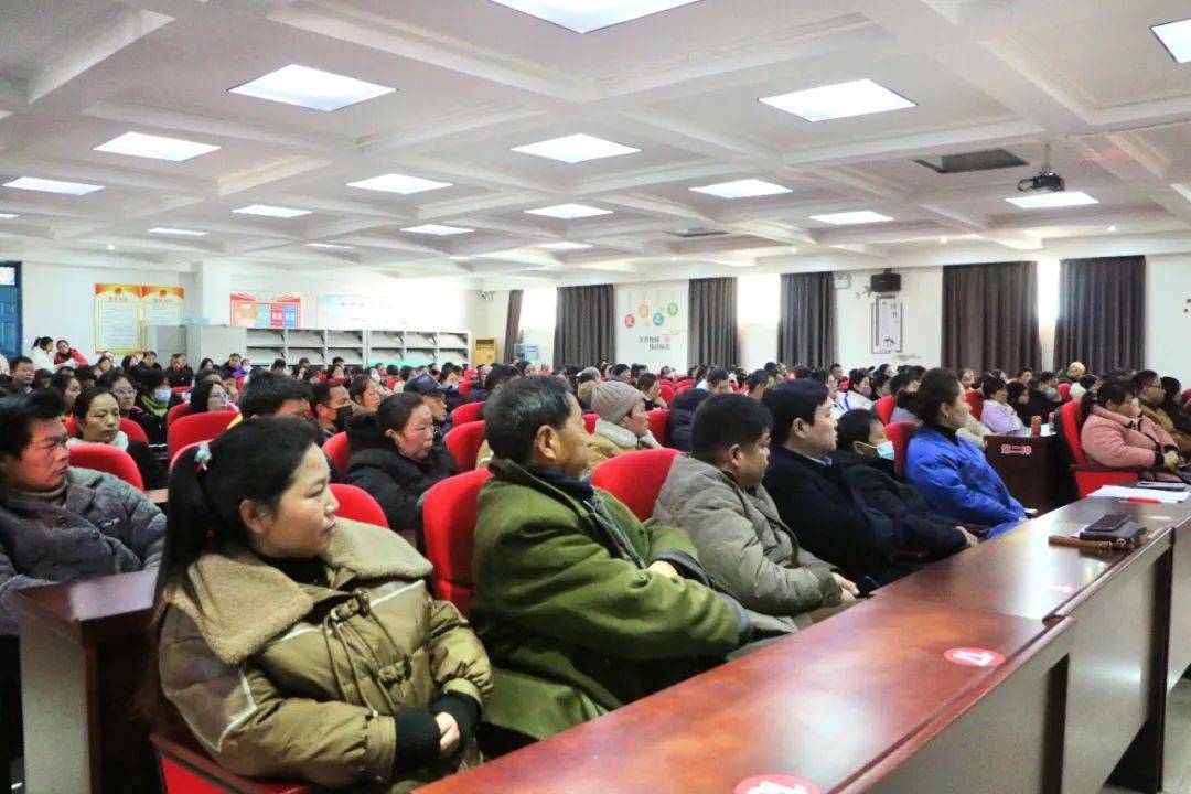 民盟孟津雙語學校職業(yè)技術(shù)學院支部家庭教育專題講座舉辦成功