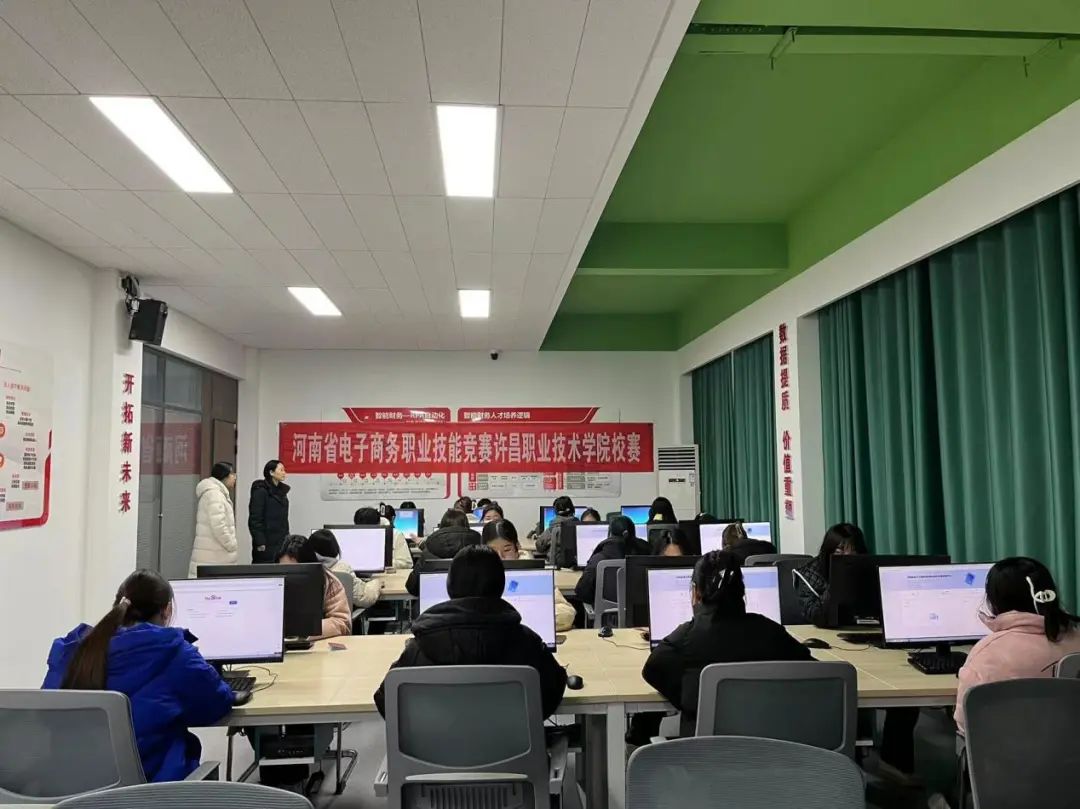 市中華職教社孟津雙語學校職業(yè)技術(shù)學院小組學習交流活動紀實，深化學習交流，共促成長發(fā)展