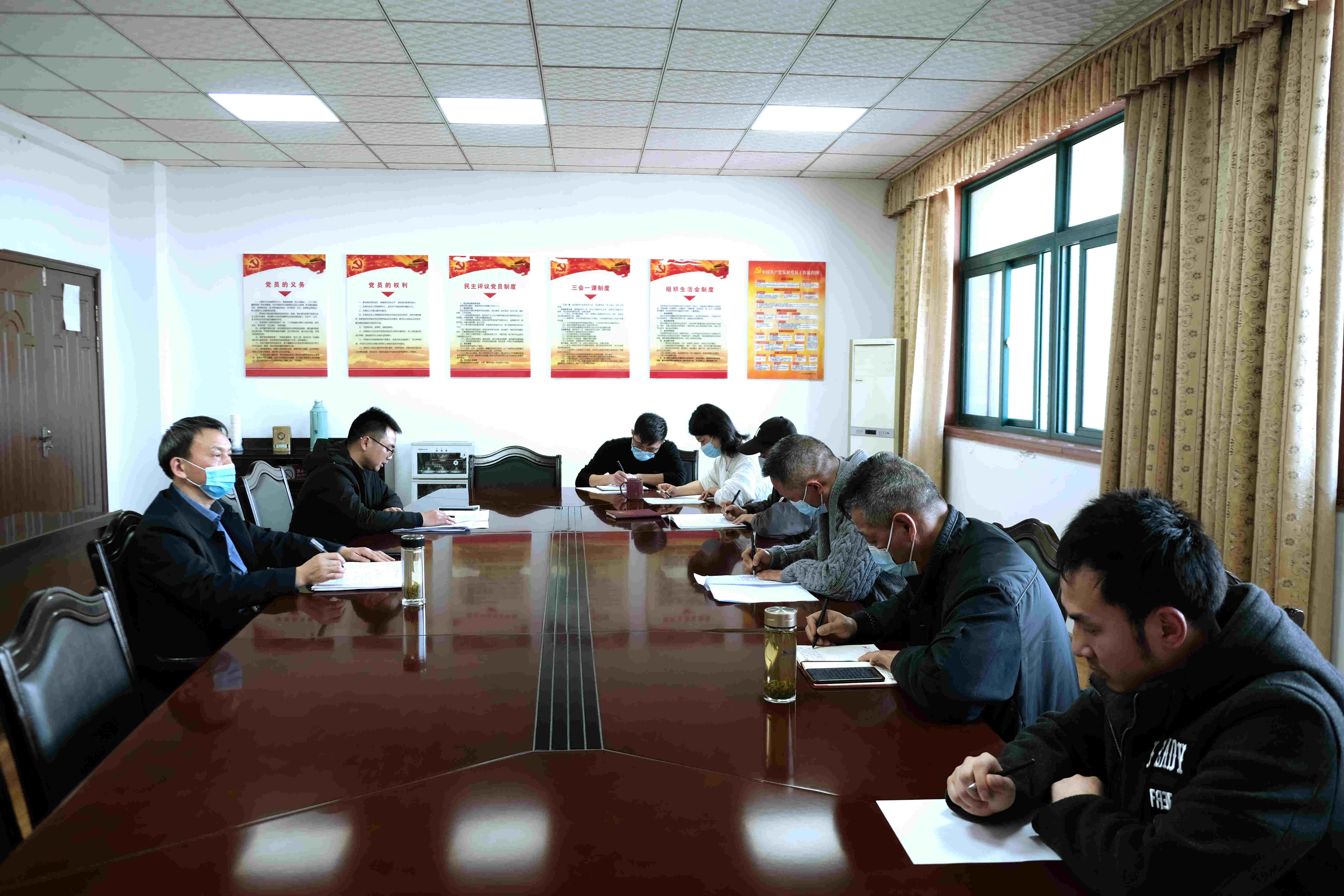黨委書記張勇華參加機(jī)關(guān)一支部2021年度組織生活會(huì)，深化黨性教育，推動(dòng)工作實(shí)踐的新起點(diǎn)