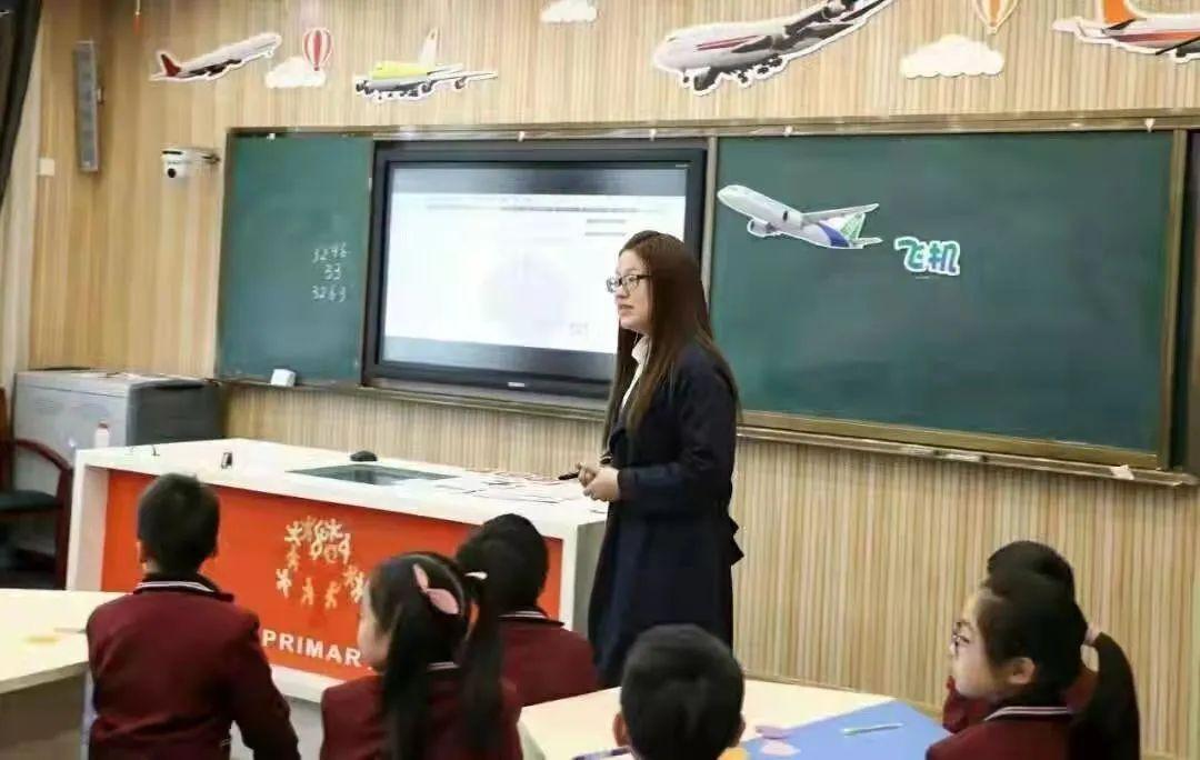 激發(fā)教育活力，培育思政新星，我院舉行2021年青年教師教學(xué)比賽與課程思政教學(xué)比賽
