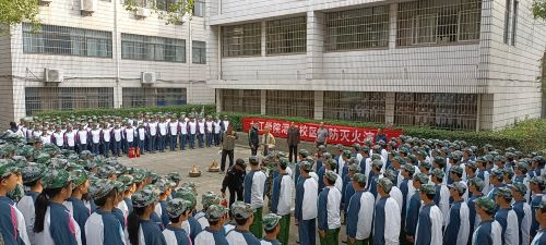 我院開展2021級學(xué)生消防安全法制教育融入軍訓(xùn)活動