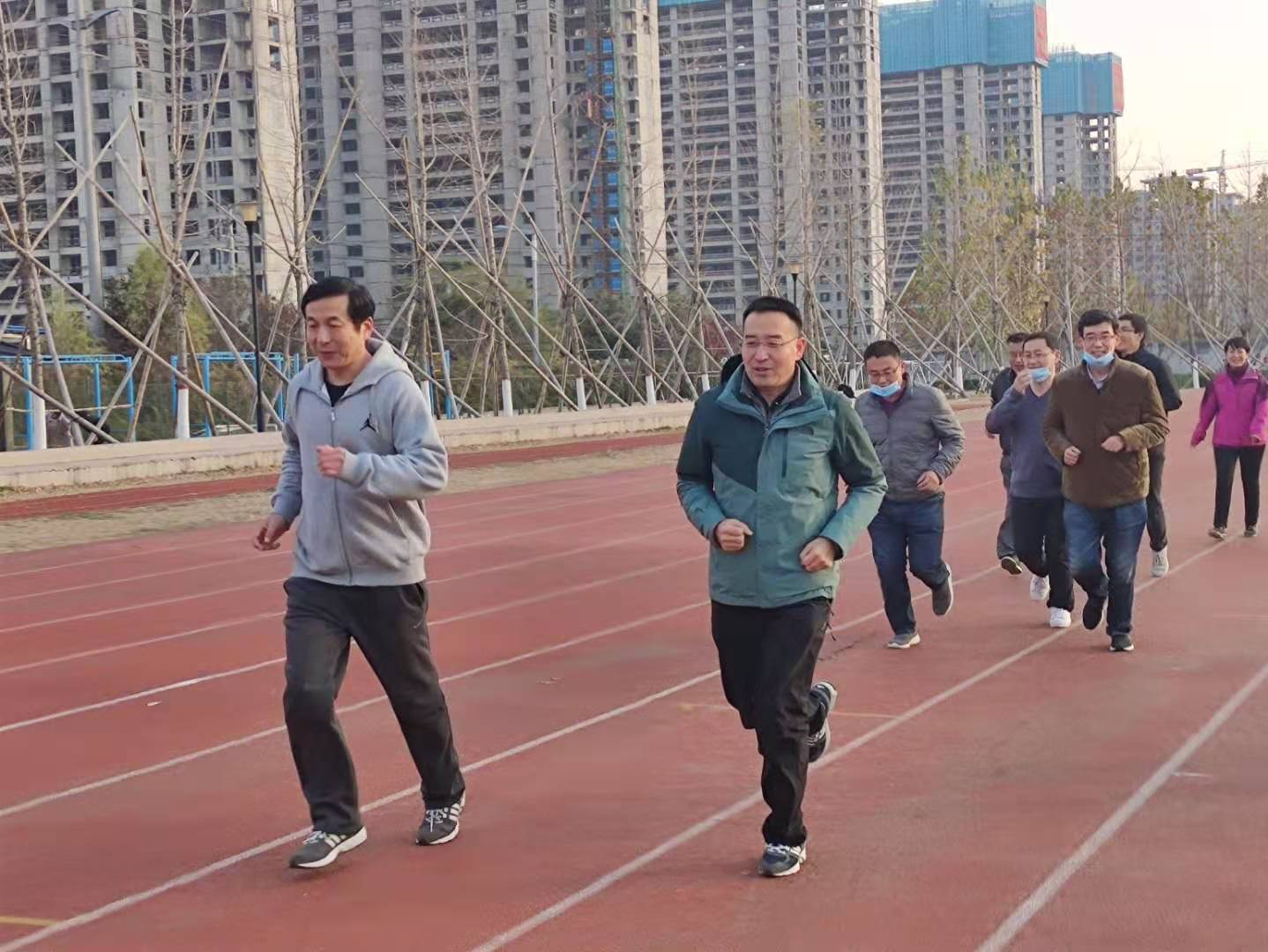 我院汽電工會分會開展教工健身跑活動