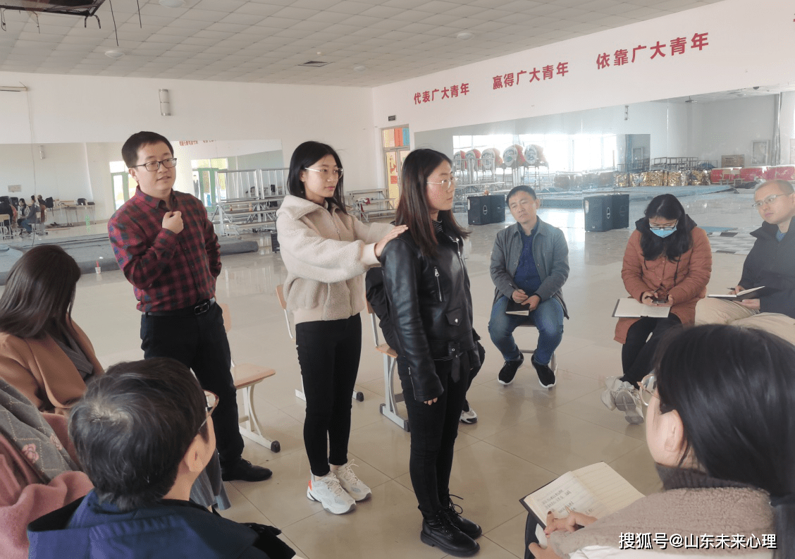 我院山東省名師工作室團隊走進山東傳媒職業(yè)學院分享建設經驗并洽談合作