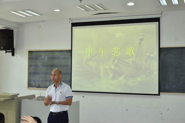院長畢于民為學(xué)生上思想政治理論課，深化理論素養(yǎng)，塑造時代新人