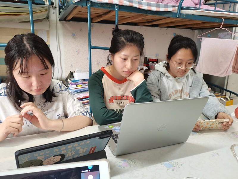 我院師生熱議全國大學生疫情防控思政大課內(nèi)容，深化疫情防控意識與責任擔當
