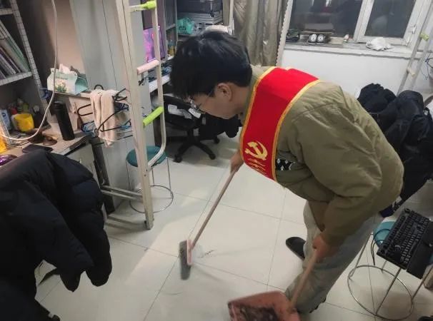 疫情防控黨員志愿服務(wù)活動在宿舍區(qū)的實踐與探索