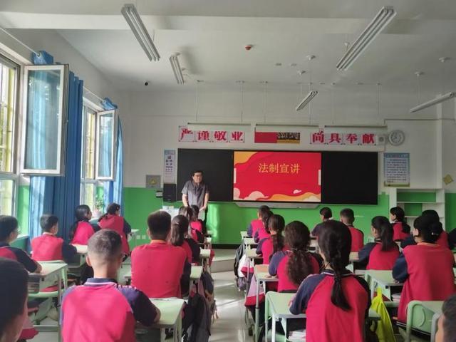 孟津?qū)W校五年級開展青春期生理知識教育，助力青春成長之路