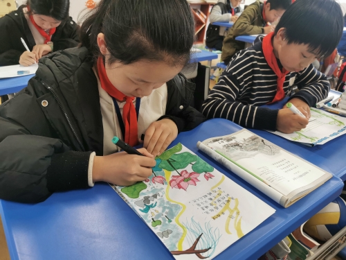 孟津?qū)W校二年級語文教育深度探索，畫話結(jié)合啟思維，翰墨沁心育素養(yǎng)